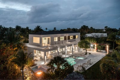 Luxury Villa Photo #4