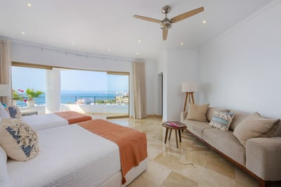 Luxury Villa Photo #42