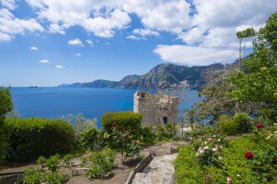 Luxury Villa Photo #13