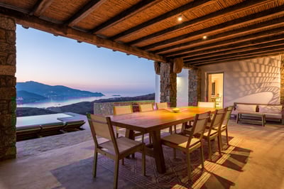 Luxury Villa Photo #17
