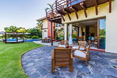 Luxury Villa Photo #2