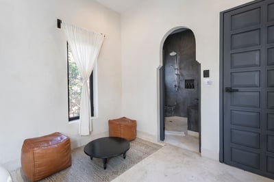 Luxury Villa Photo #24