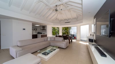 Luxury Villa Photo #18