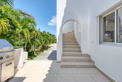 Luxury Villa Photo #16