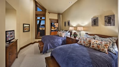 2 full bedroom