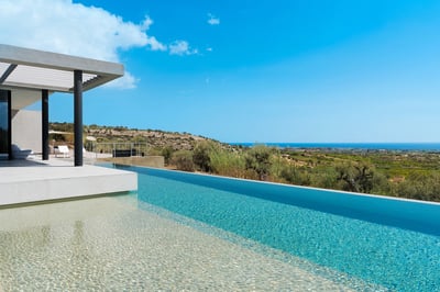 Luxury Villa Photo #9