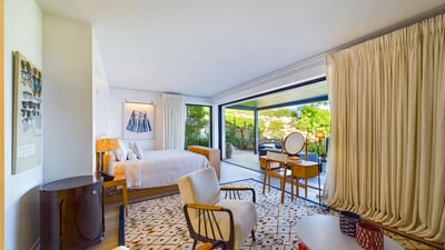 Bedroom 4: Located in the Guest&nbsp;house on the main level. Euro-King&nbsp;size bed, air condition