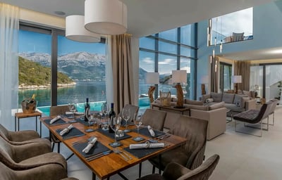 Luxury Villa Photo #12