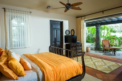 Luxury Villa Photo #18