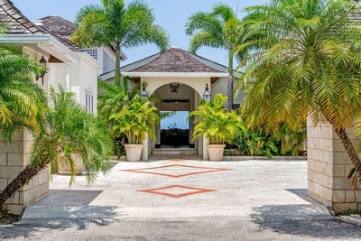 Luxury Villa Photo #9
