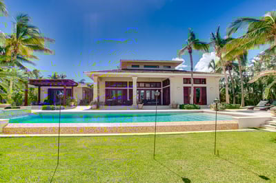 Luxury Villa Photo #3