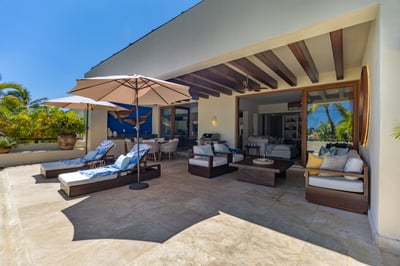 Luxury Villa Photo #6