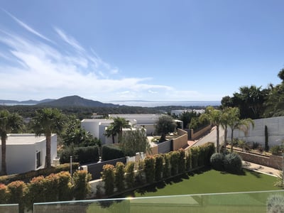 Luxury Villa Photo #3