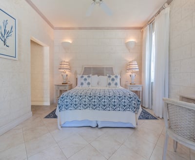 Luxury Villa Photo #37