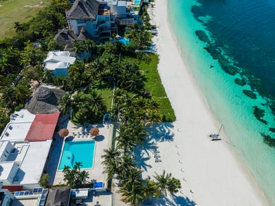 Luxury Villa Photo #4