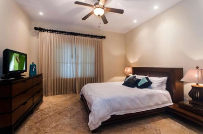 Luxury Villa Photo #8