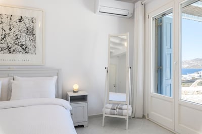 Luxury Villa Photo #40