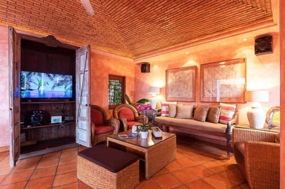 Luxury Villa Photo #11