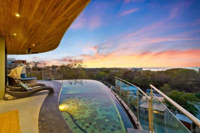 Luxury Villa Photo #4