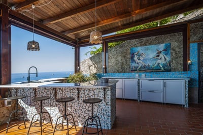 Luxury Villa Photo #7