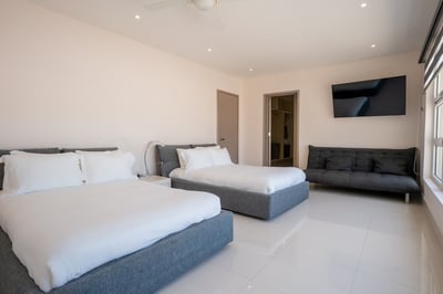 Luxury Villa Photo #19