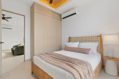 Luxury Villa Photo #47