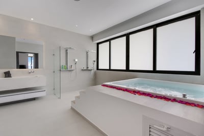 Luxury Villa Photo #56