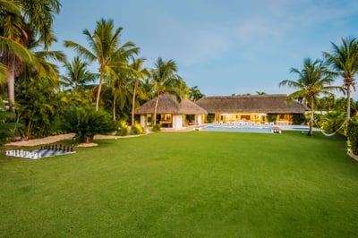 Luxury Villa Photo #4