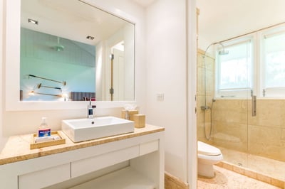 Luxury Villa Photo #35