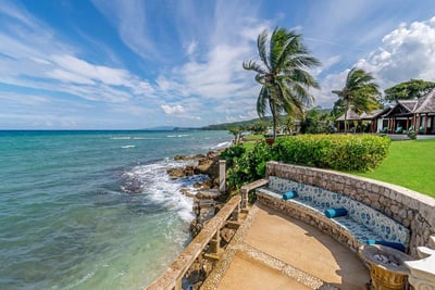 Luxury Villa Photo #4