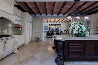 Luxury Villa Photo #33