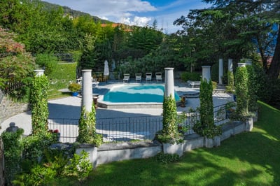 Luxury Villa Photo #3