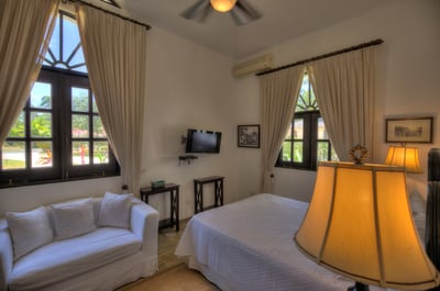Luxury Villa Photo #16