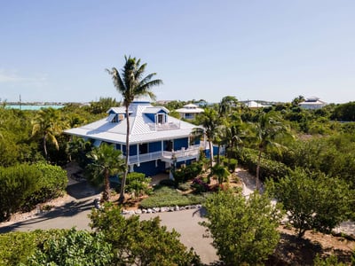 Luxury Villa Photo #4