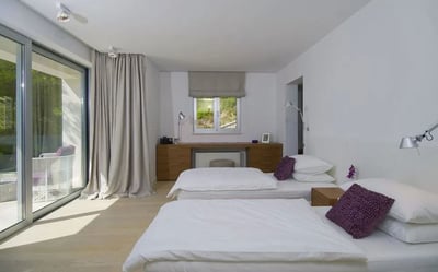 Luxury Villa Photo #27