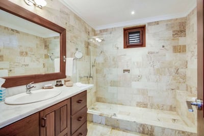 Luxury Villa Photo #38
