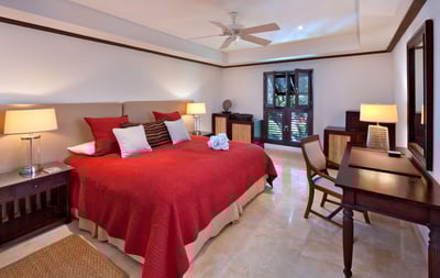 Luxury Villa Photo #3