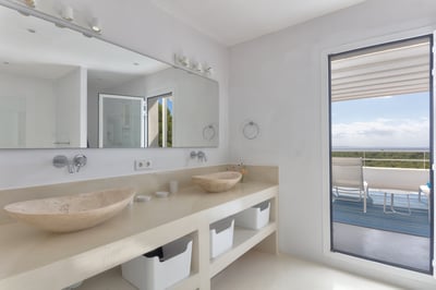 Luxury Villa Photo #30