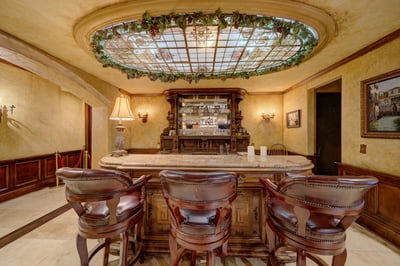 Luxury Villa Photo #17