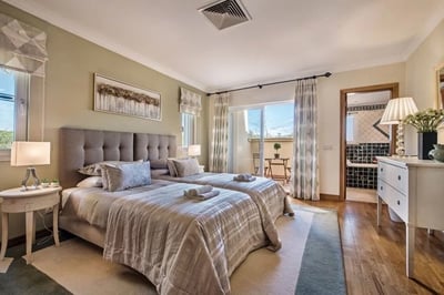 Luxury Villa Photo #20
