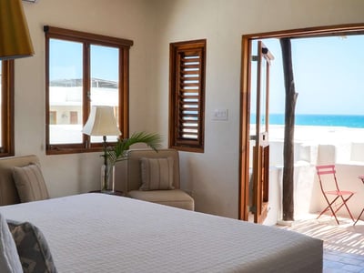 Luxury Villa Photo #18