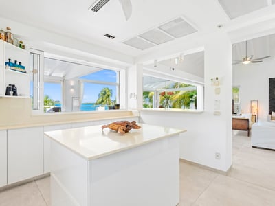 Luxury Villa Photo #25