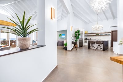 Luxury Villa Photo #13