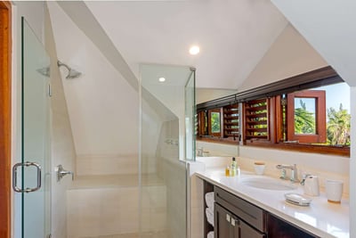 Luxury Villa Photo #38