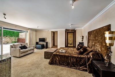 Luxury Villa Photo #36