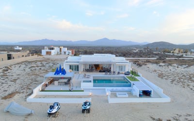 Luxury Villa Photo #2