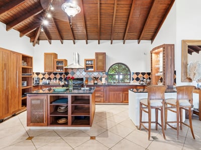 Luxury Villa Photo #17