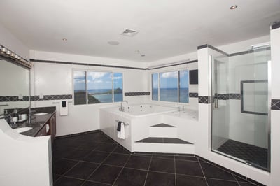 Luxury Villa Photo #25