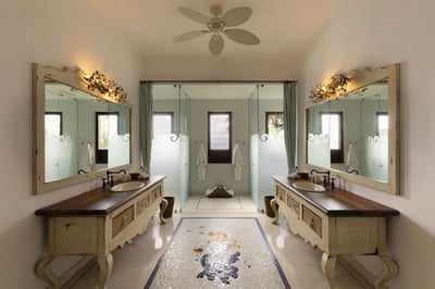 Luxury Villa Photo #49