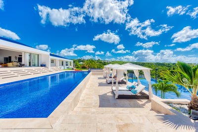 Luxury Villa Photo #3